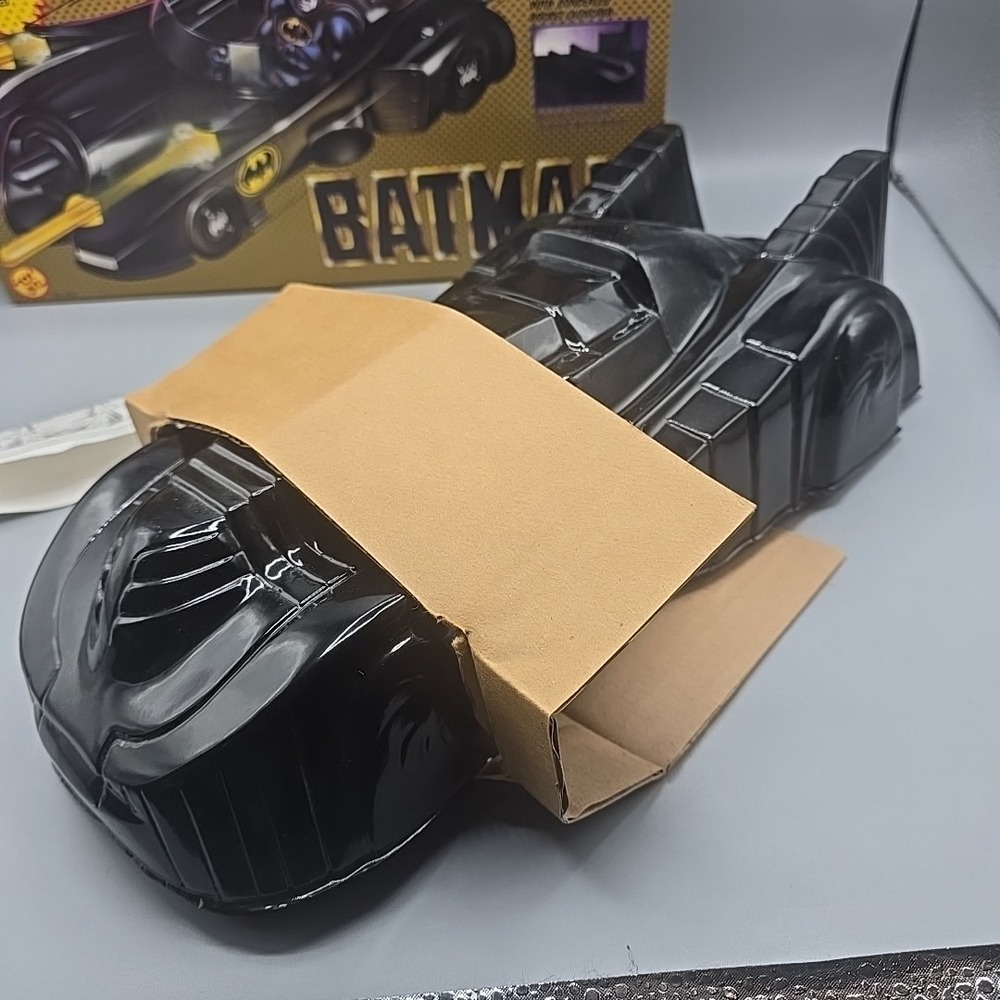 1989 Toy Biz Batman Batmobile w/ Rocket Launcher + Armor Cocoon & Box - Picture 13 of 16